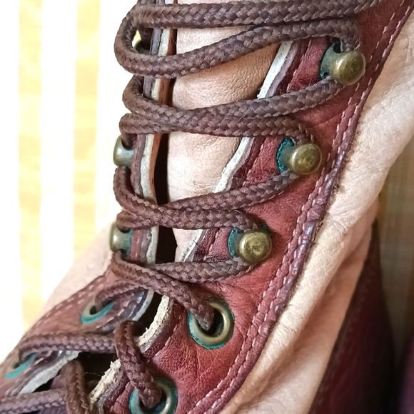 BOHO,  VINTAGE "BOULET" LEATHER CANADIAN BOOTS!! - Picture 6 of 17
